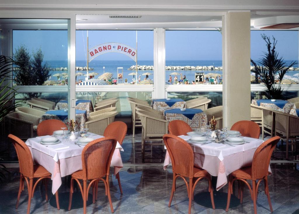 Hotel Titanus Bellaria-Igea Marina Exterior foto